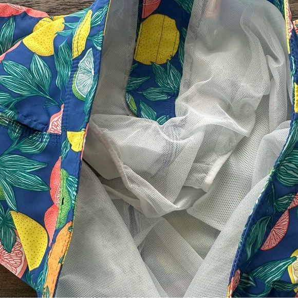 Abercrombie & Fitch Mens 33 Blue Fruit Print Swim Shorts Mesh Lined 7” Summer - Picture 5 of 6